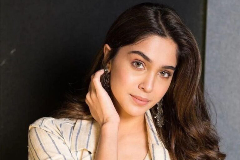 Sharvari Wagh – Biography, Age, Height, Boyfriend, Family, Net Worth, Movies & Awards